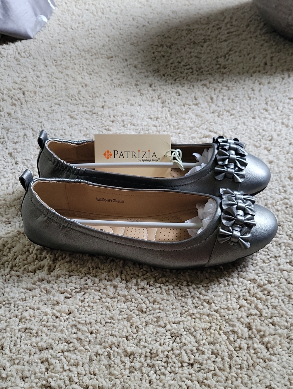 Patrizia by Spring Step Pewter Bow Flats sz.9